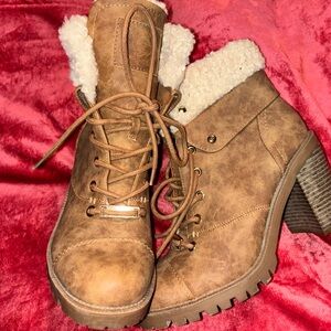 Brown Lace-Up Ankle Boots with Faux Fur Lining